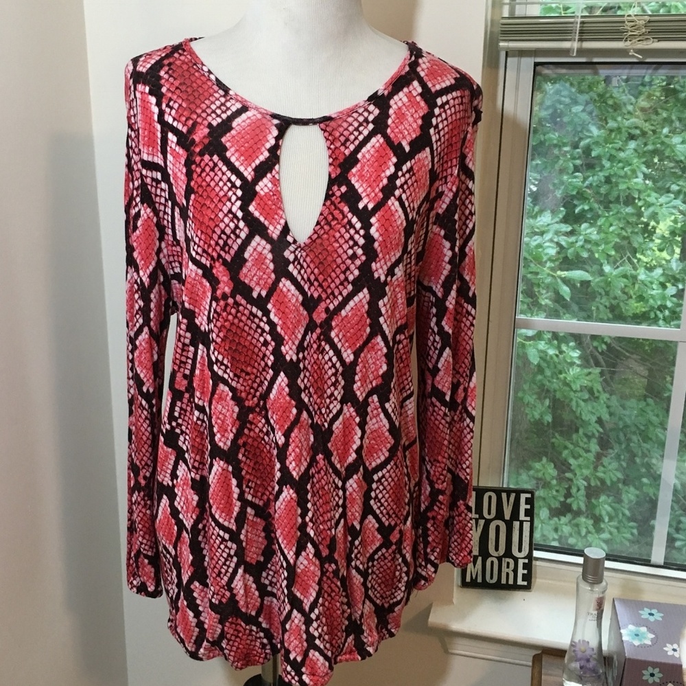 MMK Red Snakeprint Keyhole Top